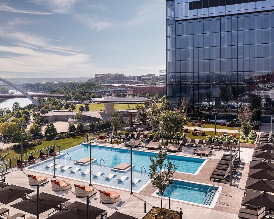 Four Seasons Nashville hotel with rooftop pool